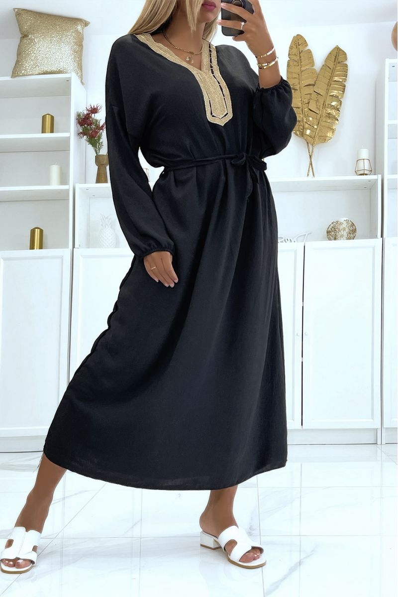 Robe longue broderie dorée